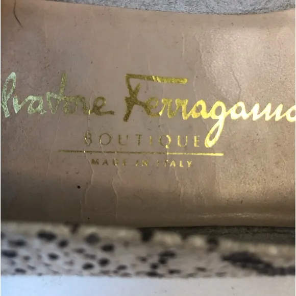 - 2- - Salvatore Ferragamo boutique flats size 61/2 made in Italy snakes…