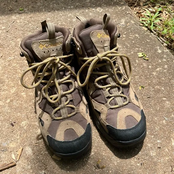🆕. Columbia Brown Hiking Boots Size 12