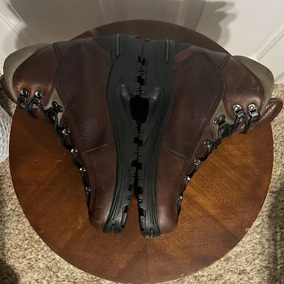 🔥🔥 COLUMBIA Elkridge Boot II  Women Sz 10.5 Brown Hiking Work Boots - PERFECT