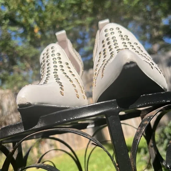 ▶️ JEFFREY CAMPBELL ◀️. Spangled D'orsay Pump - White Gold Leather 9.5