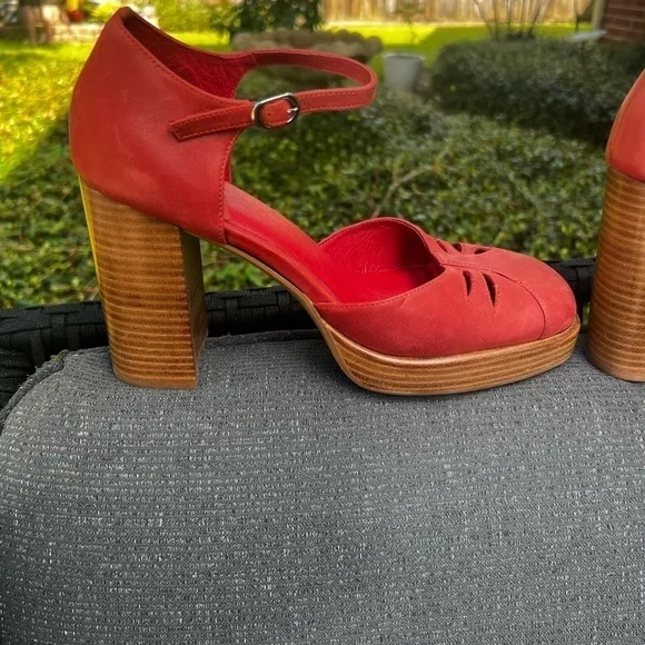 ▶️ Jeffrey Campbell◀️ Star Man Pump Size 10 Red