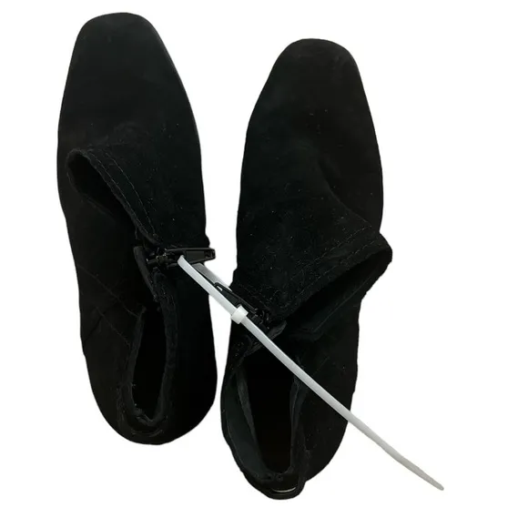 ✅ New! Zodiac Larsen Black Suede Heel Bootie