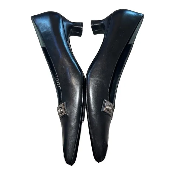▶️ Salvatore Ferragamo ◀️ Black Leather Heels with Silver Logo.