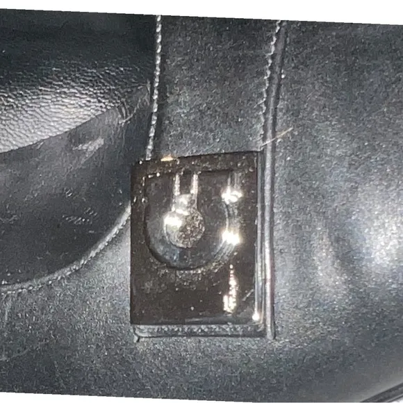 ▶️ Salvatore Ferragamo ◀️ Black Leather Heels with Silver Logo.