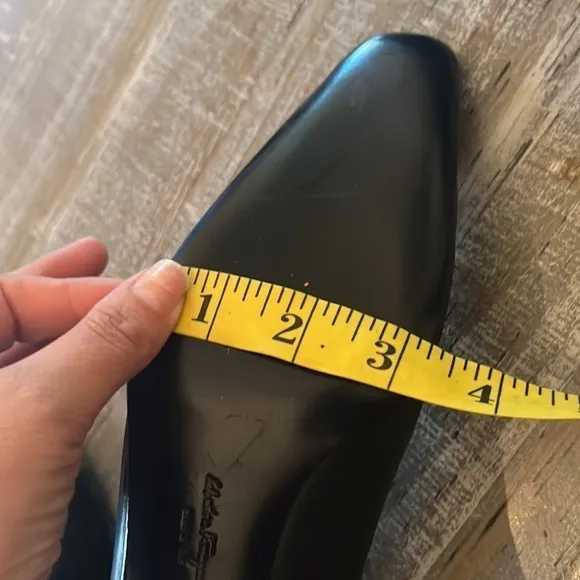 ▶️ Salvatore Ferragamo ◀️ Black Leather Heels with Silver Logo.
