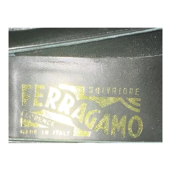 ▶️ Salvatore Ferragamo ◀️ Black Leather Heels with Silver Logo.