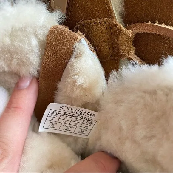 🍄 UGG Winter Fuzzy Boots