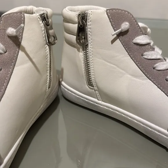 - Vintage Havana Women's High-Top Sneakers size 8