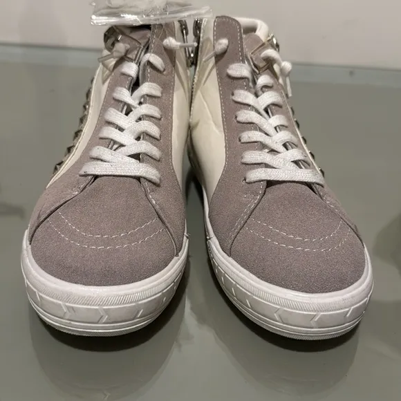 - Vintage Havana Women's High-Top Sneakers size 8
