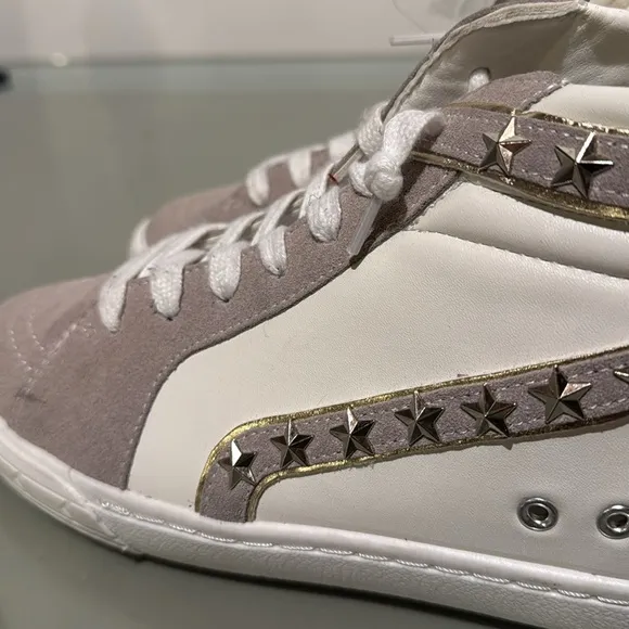 - Vintage Havana Women's High-Top Sneakers size 8