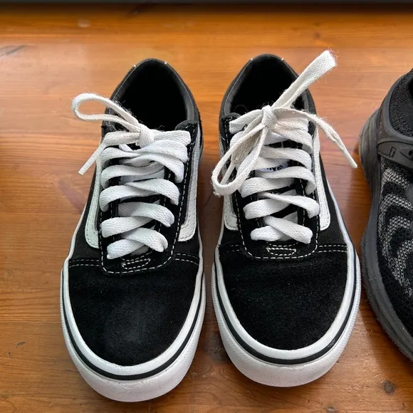 2 Pairs of Kids Sneakers