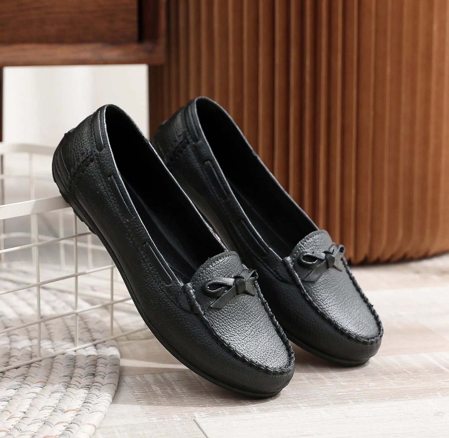 [2025 K-Style] OPERA Comfy White Doudou Flats for Women 👟 Perfect for Nurses, Moms & Pregnant Women | Lightweight & Super Soft