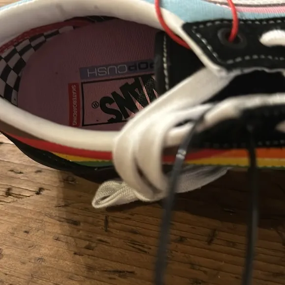 #54❤️ BNWT VANS Skate Old Skool &quot;Pride&quot; sneakers