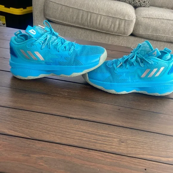 Adidas Dame 8 Young Dolla Blue Cyan Sliver Basketball Sneake