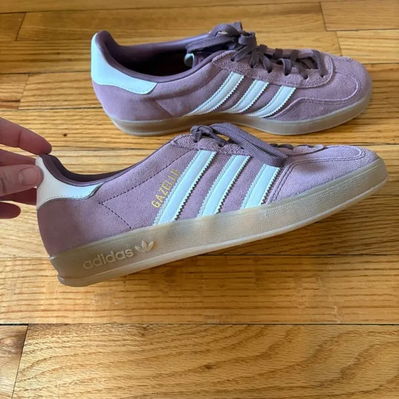 Adidas Gazelle sneakers in Shadow Fig/Cloud White/ Gum