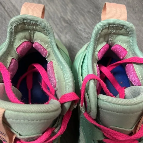 Adidas Harden Vol. 5 support / teal/ 5.5 in men’s ( W size 7.5)