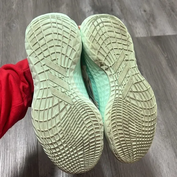 Adidas Harden Vol. 5 support / teal/ 5.5 in men’s ( W size 7.5)