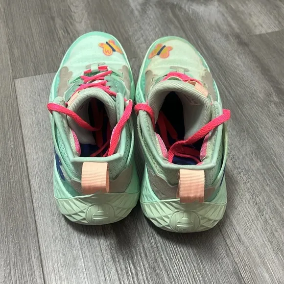 Adidas Harden Vol. 5 support / teal/ 5.5 in men’s ( W size 7.5)