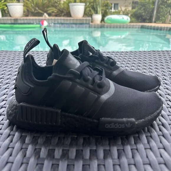 Adidas NMD_R1 Men's Athletic Shoes Triple Black FV9015 Size 4.5
