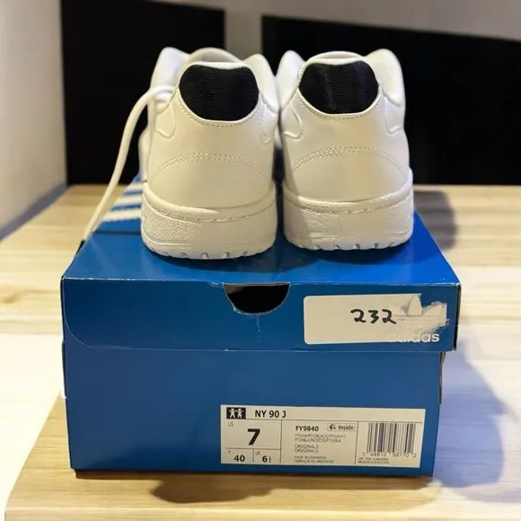 ADIDAS NY 90 J Men’s size 7 Women’s Size 9 EU 40 New in Box