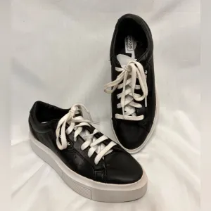 Adidas Platform sole sneaker, size 7.