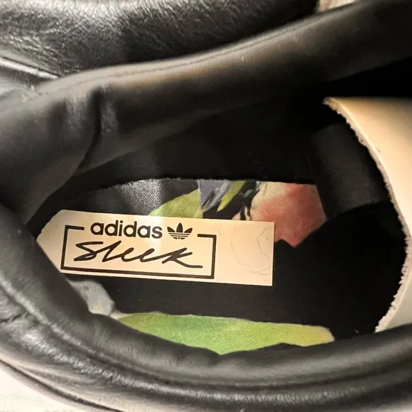 Adidas Platform sole sneaker, size 7.