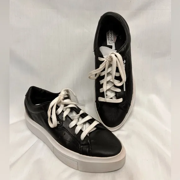 Adidas Platform sole sneaker, size 7.