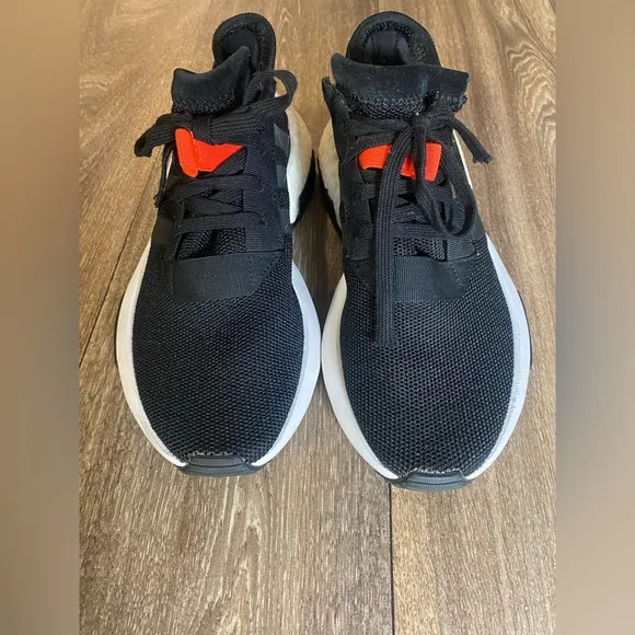 Adidas Pod S3.1 J. New. Various Kids Sizes: 4.1/2