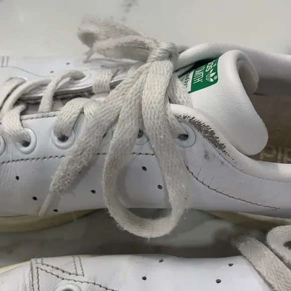 Adidas Stan Smith’s White/ Green Lace Up Sneakers. Size 8.