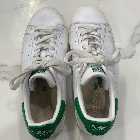 Adidas Stan Smith’s White/ Green Lace Up Sneakers. Size 8.