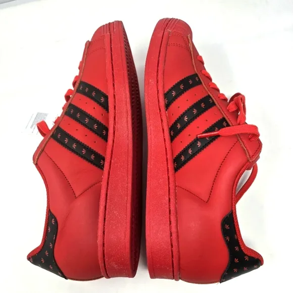 Adidas Superstar Scarlet Core Black Men’s 9.5 Shelltoe Sneakers ID9773 Red Sole.