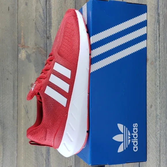 adidas Swift Run 22 Men's Running Casual Shoes Vivid Red