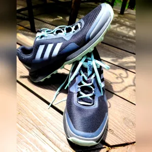 Adidas Terrex 260 mens walking/running shoes sz9