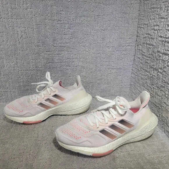 Adidas UltraBoost 22 Heat.Rdy GX8057 Womens Size 8 White Turbo Athletic Shoes