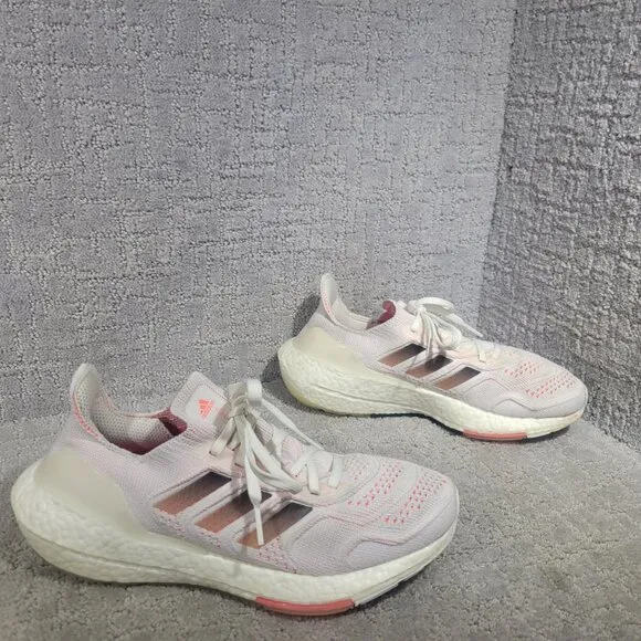 Adidas UltraBoost 22 Heat.Rdy GX8057 Womens Size 8 White Turbo Athletic Shoes