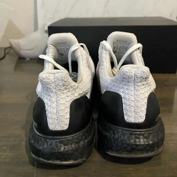 adidas UltraBOOST 5.0 DNA White Black Gradient