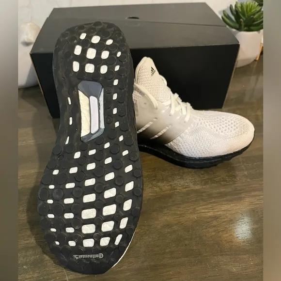 adidas UltraBOOST 5.0 DNA White Black Gradient