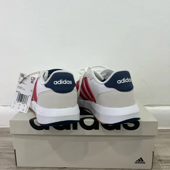 Adidas White and Red Sneakers Adidas run 60s j unisex running shoes size 4