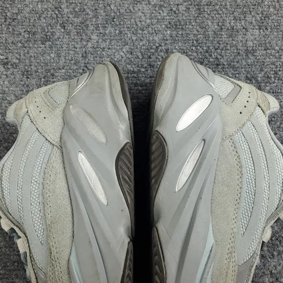 Adidas Yeezy Boost 700 V2 Mens 8 Hospital Blue Gray Shoes Sneakers FV8424