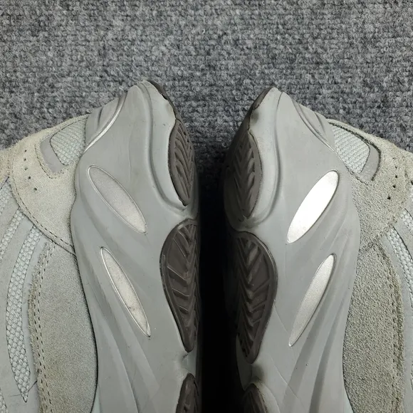 Adidas Yeezy Boost 700 V2 Mens 8 Hospital Blue Gray Shoes Sneakers FV8424