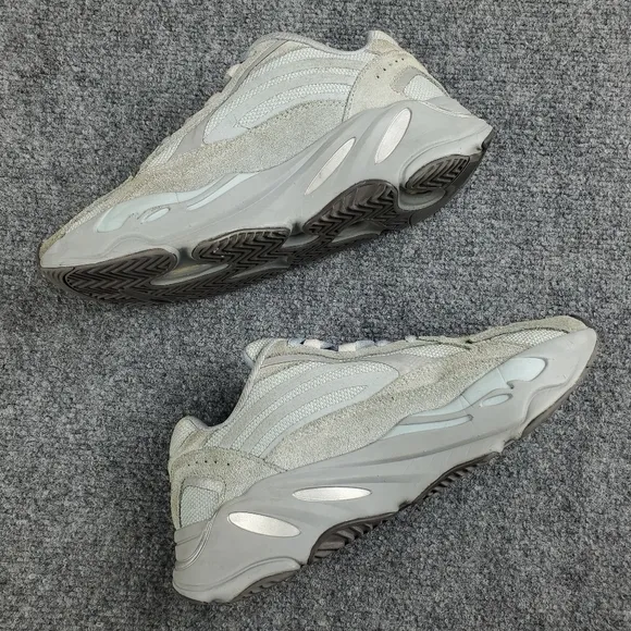 Adidas Yeezy Boost 700 V2 Mens 8 Hospital Blue Gray Shoes Sneakers FV8424