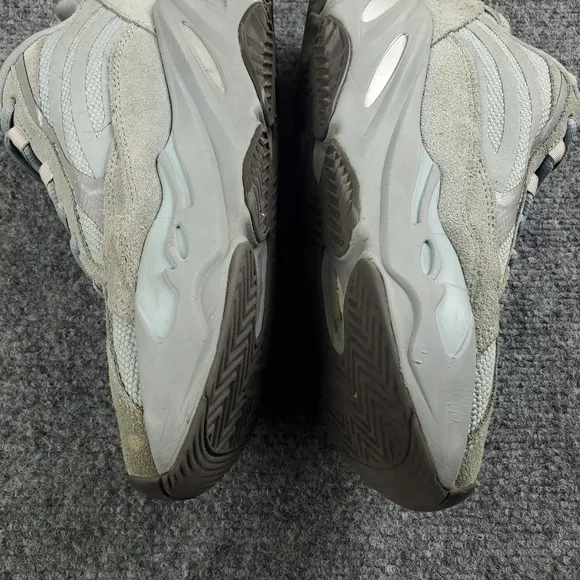 Adidas Yeezy Boost 700 V2 Mens 8 Hospital Blue Gray Shoes Sneakers FV8424
