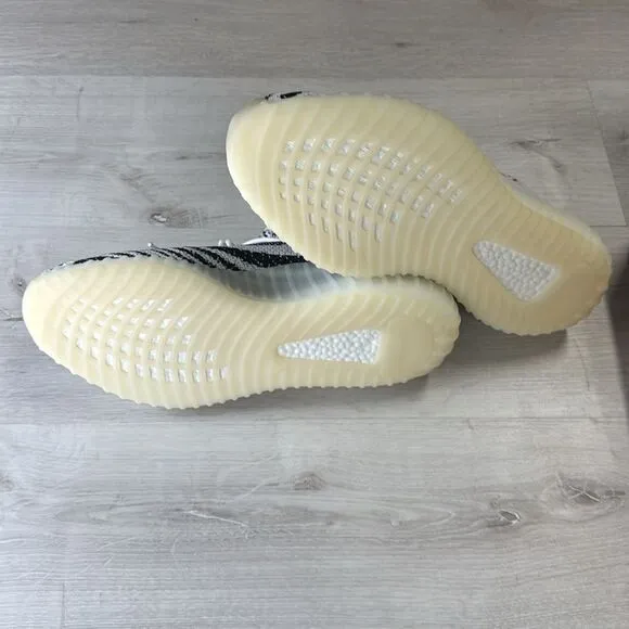 adidas Yeezy Boost 350 V2 Shoes White size 10.5 Nwt in Box