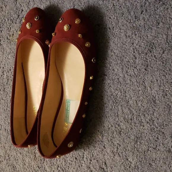 Adorable Nine West Flats in Wine color