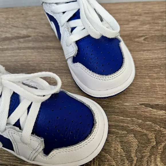 Air Jordan 1 Mid, 7c, White/Laser Orange/ Deep/Royal Blue