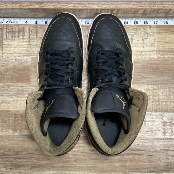 Air Jordan 1 Mid Black Gold‎ Men's Size 14 Casual Sneakers EUC 554724-042