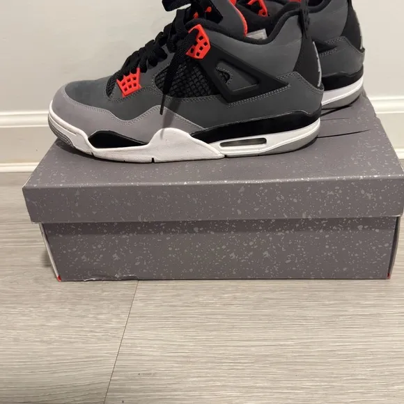 Air Jordan ‘4 Retro Infraded Men 9.5