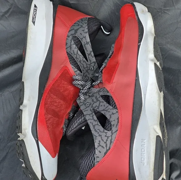 Air Jordan RARE Flight Runner Sneakers Mens 11 Red Burgundy 631606601