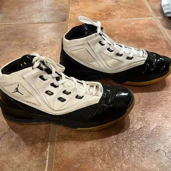 Air Jordan XV1.5 16.5 Rare White Black Blue Sole Varsity Sz 10 Sneakers Nike