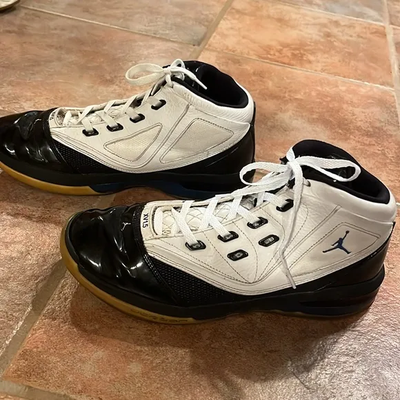 Air Jordan XV1.5 16.5 Rare White Black Blue Sole Varsity Sz 10 Sneakers Nike